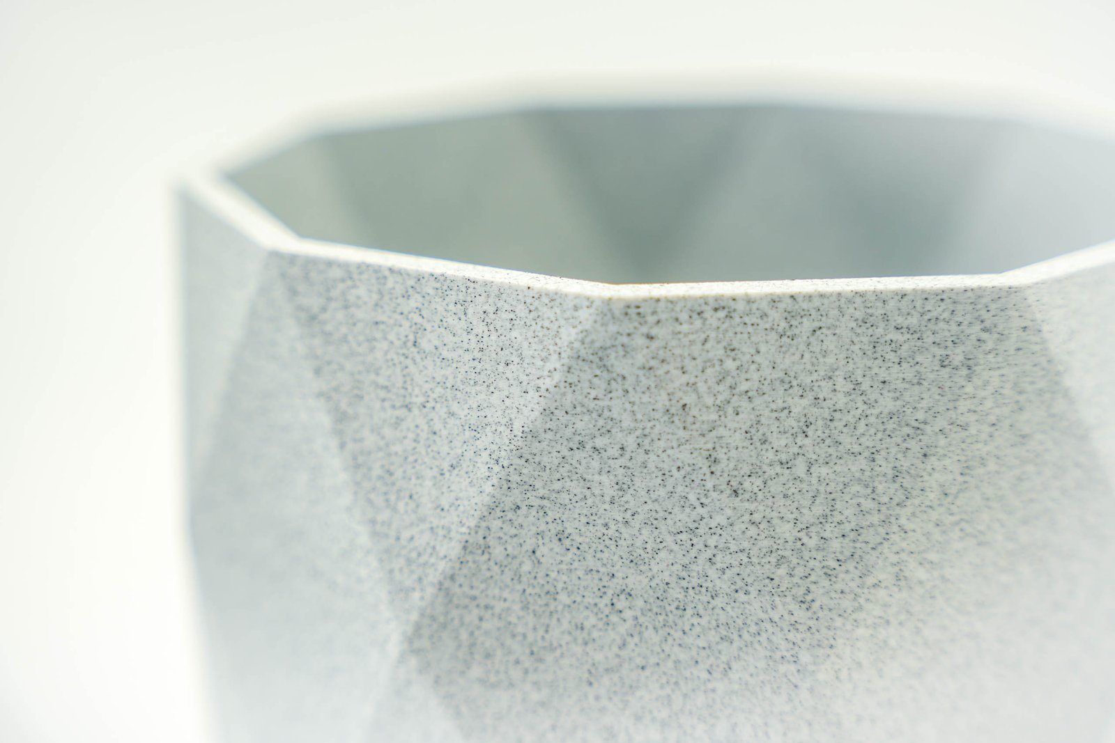 legancka Donica Geometryczna 3D – Nowoczesny Design i Wysoka Trwałość - Marmur - obrazek 4