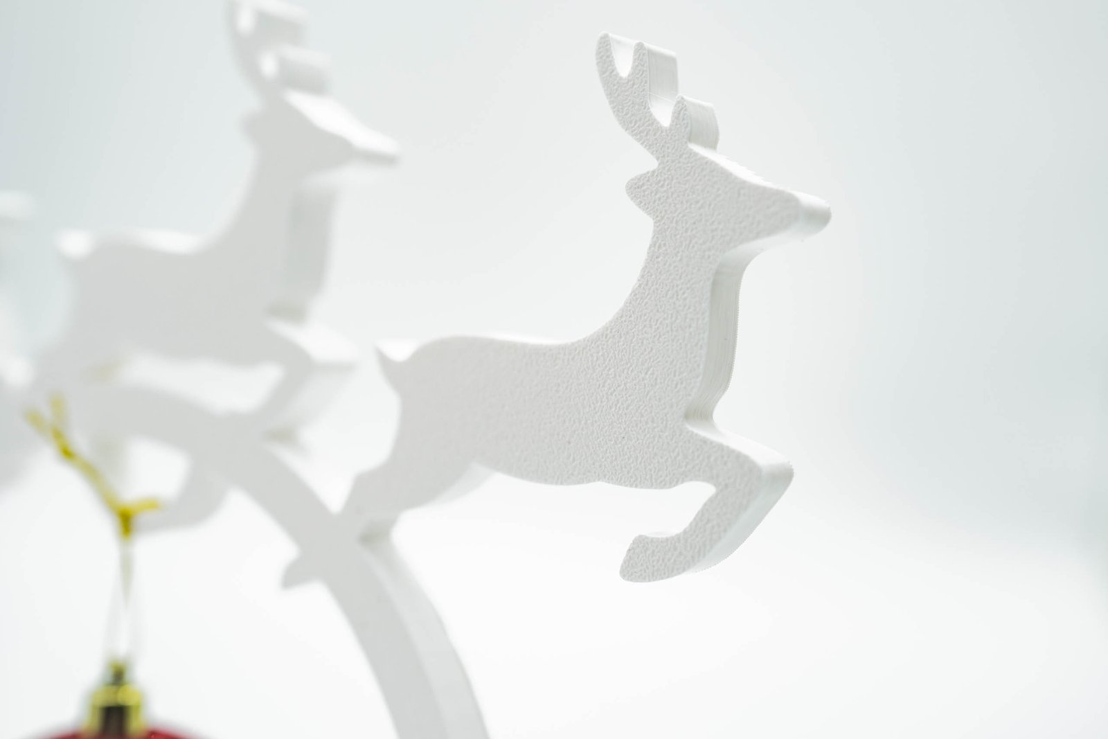 Stojak na bombkę | Renifery i Sanie 3D | Ozdoba świąteczna | PLA | Biały - obrazek 3